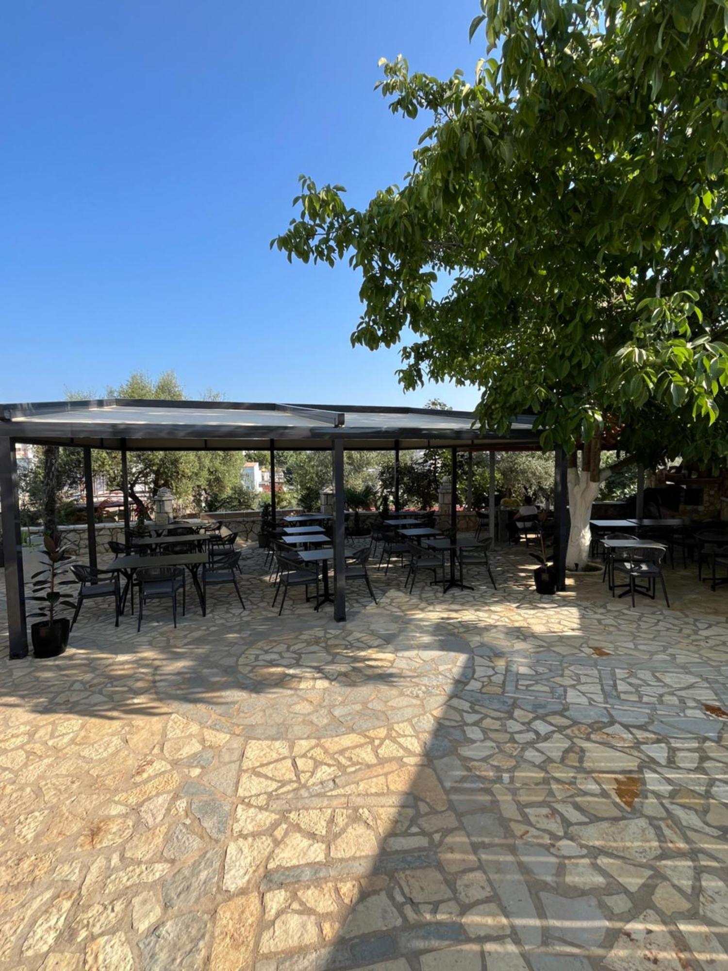 Belsar Hotel Ksamil Buitenkant foto
